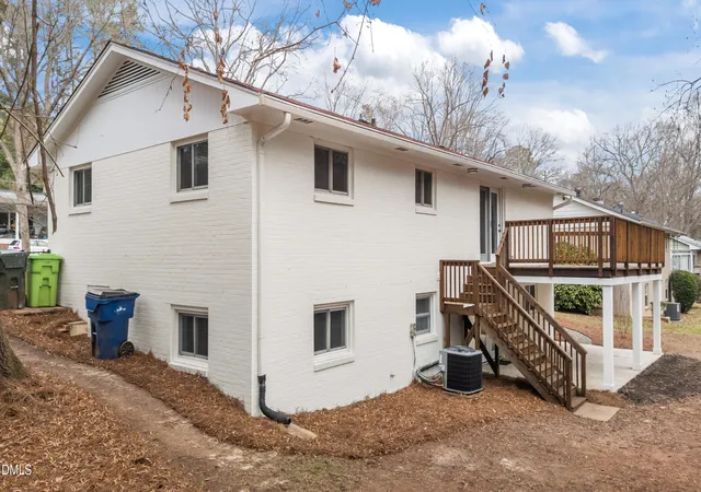 Photo 4 of Sale Pending at 712 Beaver Dam Rd, Raleigh, NC 27607 | MLS# 10167543 | Listing updated on 2026-08-23