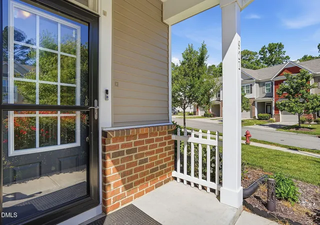 3rd image of 921 Saratoga Dr, Durham, NC 27704 | MLS# 10167596