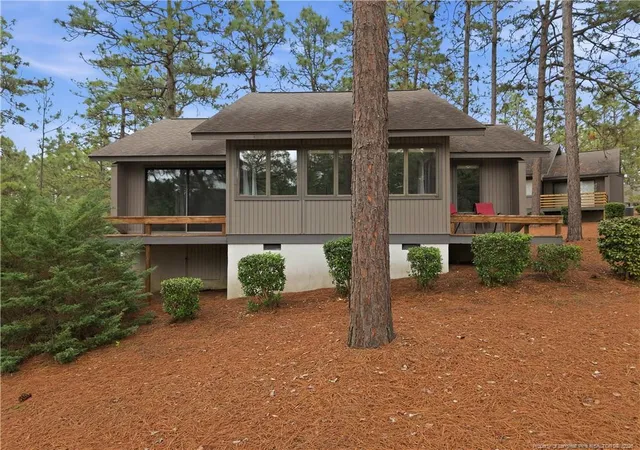 Homes for sale in Pinehurst, NC | 180 Barton Hills Ct, Pinehurst, NC 28374 | MLS# 762598