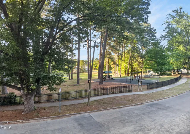 4th image of 1905 Wagoner St, Durham, NC 27705 | MLS# 10167633