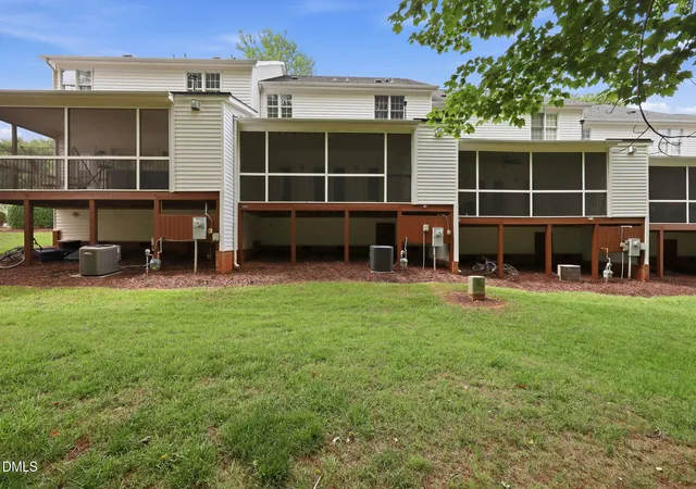 Photo 4 of Sale Pending at 4542 Mistiflower Dr, Raleigh, NC 27606 | MLS# 10170696 | Listing updated on 2026-09-09