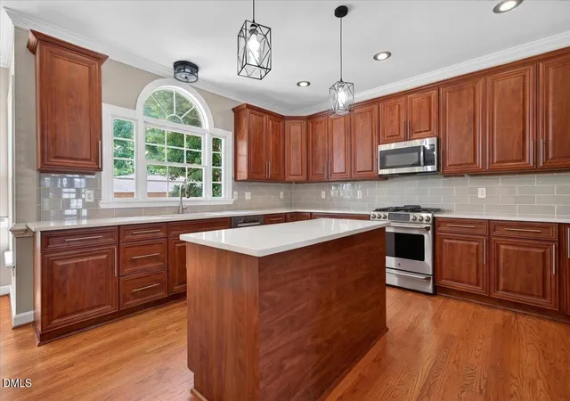 Photo 3 of Sale Pending at 5523 Linkside Ct, Fuquay Varina, NC 27526 | MLS# 10168365 | Listing updated on 2026-08-20