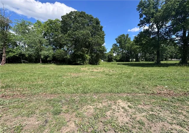 Homes for sale in Lumberton, NC | 305 S Seneca St, Lumberton, NC 28358 | MLS# 762681