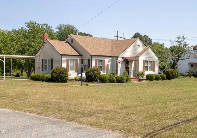 Homes for sale in Benson, NC | 610 N Lincoln St, Benson, NC 27504 | MLS# 10167712