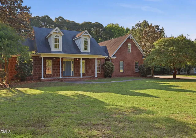 Photo 3 of Sale Pending at 3912 Britt Dawn Ln, Zebulon, NC 27597 | MLS# 10169018 | Listing updated on 2026-10-02