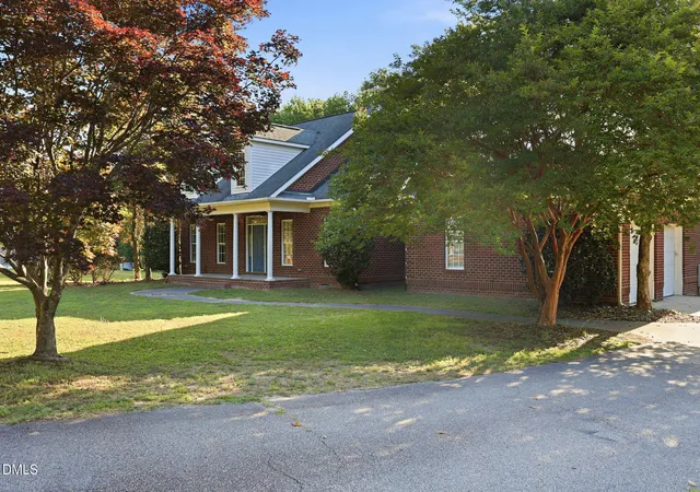 Photo 3 of Sale Pending at 3912 Britt Dawn Ln, Zebulon, NC 27597 | MLS# 10169018 | Listing updated on 2026-10-02