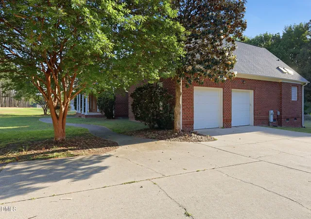 Photo 4 of Sale Pending at 3912 Britt Dawn Ln, Zebulon, NC 27597 | MLS# 10169018 | Listing updated on 2026-10-02