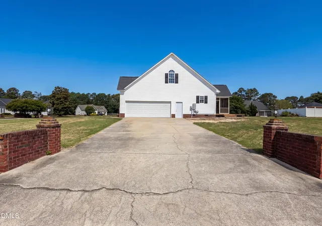 Homes for sale in Dunn, NC | 167 Stonehenge Dr, Dunn, NC 28334 | MLS# 10167789