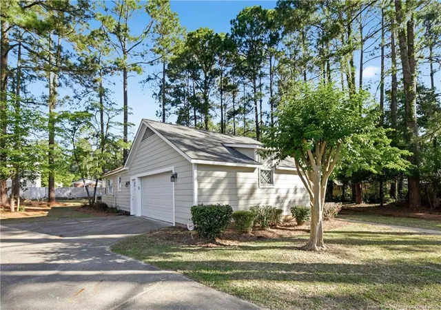 Photo 3 of Single family home for sale at 728 Shopton Ct, Fayetteville, NC 28303 | MLS# 762583 | Listing updated on 2026-09-15