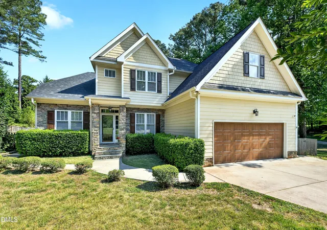 Photo 3 of Sale Pending at 8716 Carradale Ct, Wake Forest, NC 27587 | MLS# 10169178 | Listing updated on 2026-10-08