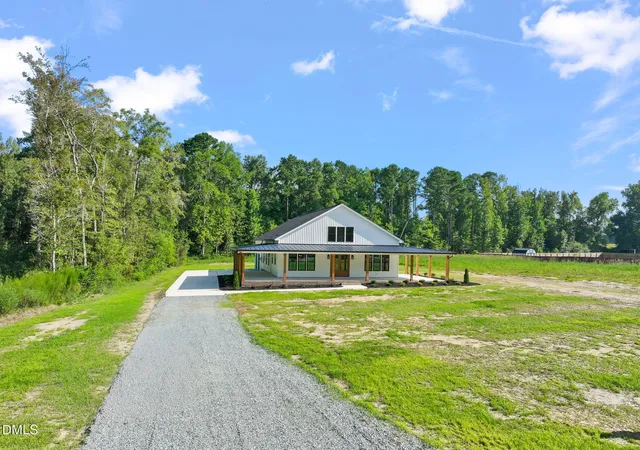 2nd image of 300 Avery Rd, Erwin, NC 28339 | MLS# 10167916