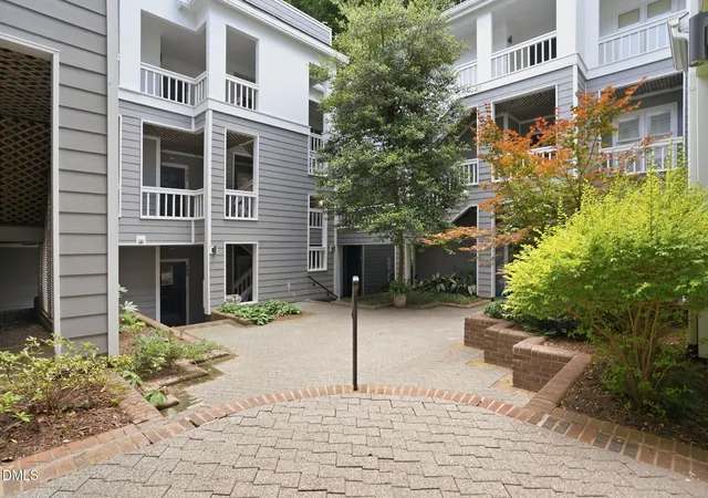 Homes for sale in Raleigh, NC | 700 Bishops Park #306, Raleigh, NC 27605 | MLS# 10167948