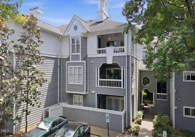 Homes for sale in Raleigh, NC | 700 Bishops Park #306, Raleigh, NC 27605 | MLS# 10167948