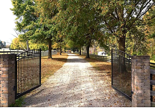 Photo 2 of Single family home for sale at 220 Jordan Narron Rd, Selma, NC 27576 | MLS# 10167909 | Listing updated on 2026-09-06