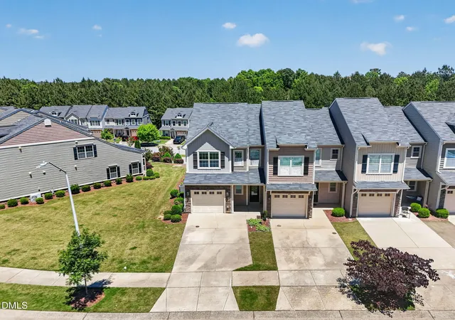 Photo 3 of Townhouse for sale at 226 Beaconwood Ln, Holly Springs, NC 27540 | MLS# 10168212 | Listing updated on 2026-09-10