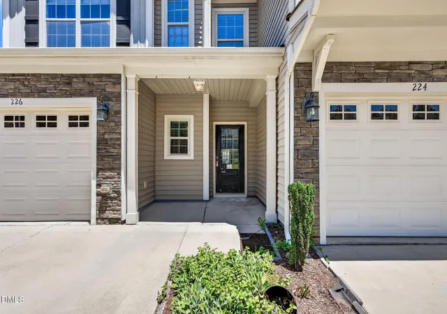 Homes for sale in Holly Springs, NC | 226 Beaconwood Ln, Holly Springs, NC 27540 | MLS# 10168212
