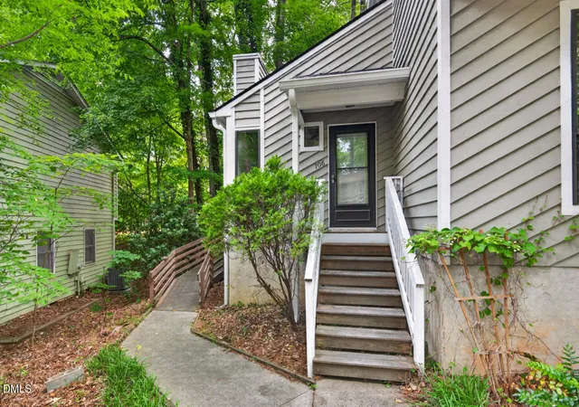 Homes for sale in Carrboro, NC | 106 Lantern Wy, Carrboro, NC 27510 | MLS# 10171388