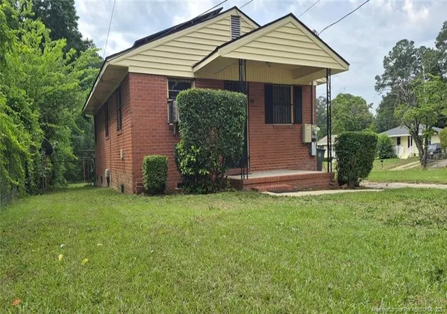 Photo 1 of Single family home for sale at 909 Rochester Dr, Fayetteville, NC 28305 | MLS# 762669 | Listing updated on 2026-08-02