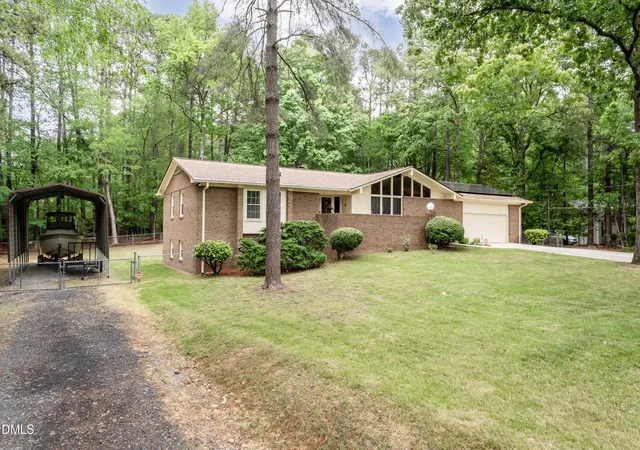 Photo 3 of Sale Pending at 221 Obie Dr, Durham, NC 27713 | MLS# 10168045 | Listing updated on 2026-09-16