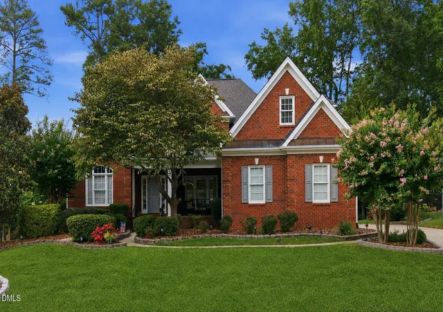 Photo 2 of Sale Pending at 206 Yale Ln, Chapel Hill, NC 27517 | MLS# 10183217 | Listing updated on 2026-09-17