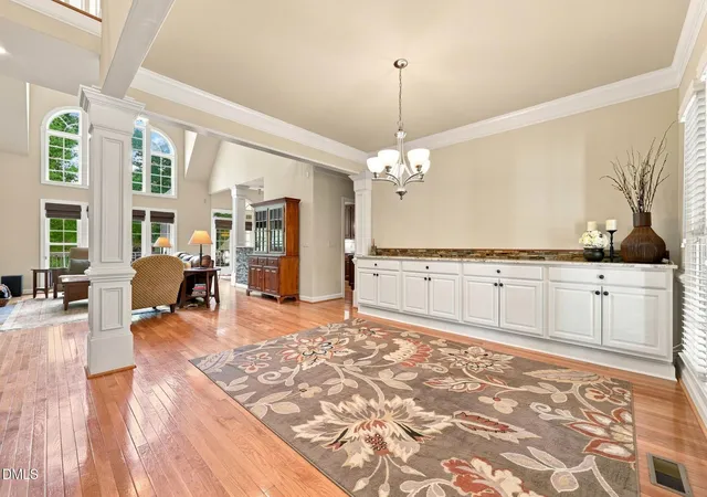 Photo 4 of Sale Pending at 206 Yale Ln, Chapel Hill, NC 27517 | MLS# 10183217 | Listing updated on 2026-09-17