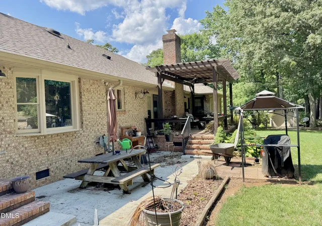 Photo 4 of Single family home for sale at 1080 Hedrick Dr, Henderson, NC 27537 | MLS# 10170410 | Listing updated on 2026-09-01