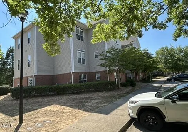 2nd image of 2510 Friedland Pl, Raleigh, NC 27617