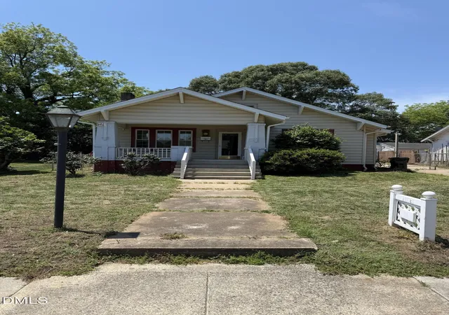 Photo 1 of Single family home for sale at 116 Glenwood Dr, Burlington, NC 27215 | MLS# 10168208 | Listing updated on 2026-07-18