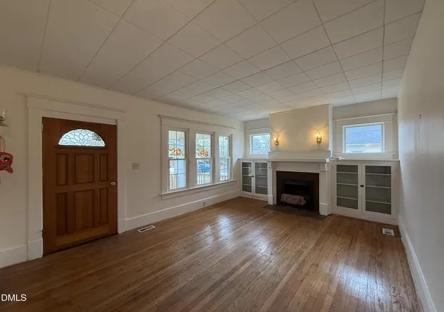 Photo 4 of Single family home for sale at 116 Glenwood Dr, Burlington, NC 27215 | MLS# 10168208 | Listing updated on 2026-07-18
