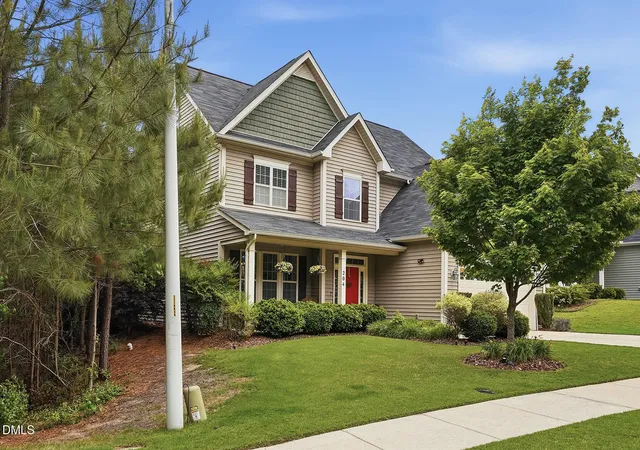 3rd image of 204 Sweet Violet Dr, Holly Springs, NC 27540 | MLS# 10168701