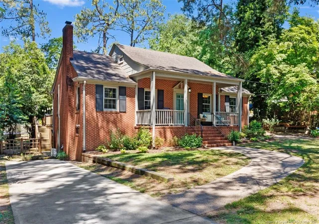 2nd image of 304 Woodcrest Rd, Fayetteville, NC 28305 | MLS# 762658