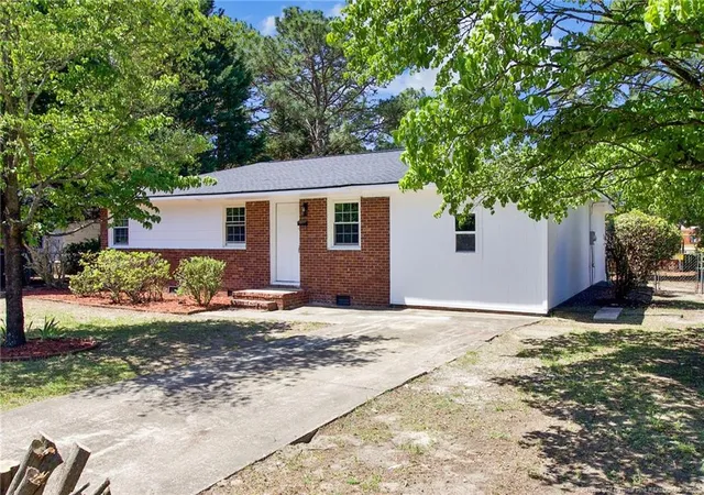 2nd image of 1826 Wayne Ln, Fayetteville, NC 28304 | MLS# 762851