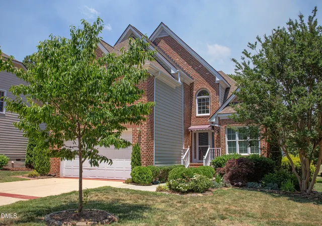 3rd image of 2912 Hawtree Dr, Raleigh, NC 27613 | MLS# 10171382