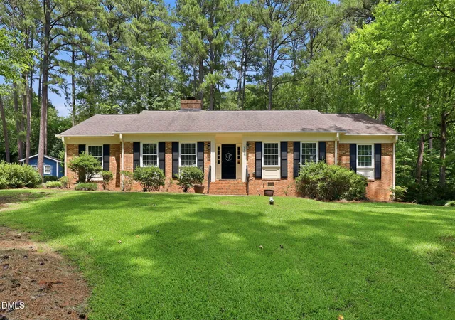 2nd image of 1508 Lord Ashley Dr, Sanford, NC 27330 | MLS# 10183421