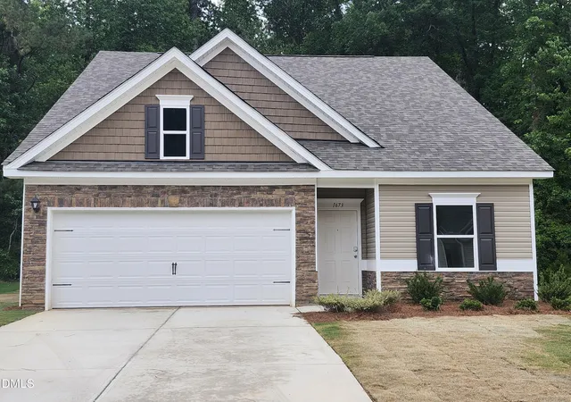 Photo 2 of Sale Pending at 1673 Elk Run Dr, Fayetteville, NC 28312 | MLS# 10168348 | Listing updated on 2026-07-18