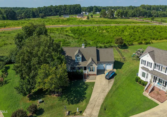 Photo 4 of Sale Pending at 80 Raven Hl Ct, Clayton, NC 27520 | MLS# 10168629 | Listing updated on 2026-09-30