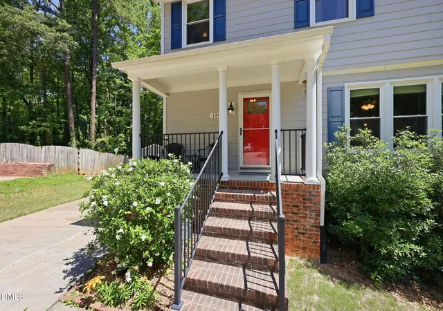3rd image of 104 Swiftwater Ct, Cary, NC 27513 | MLS# 10168823