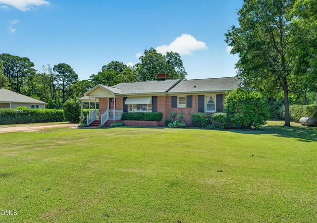 Photo 2 of Single family home for sale at 403 S Pearl St, Princeton, NC 27569 | MLS# 10169123 | Listing updated on 2026-09-06