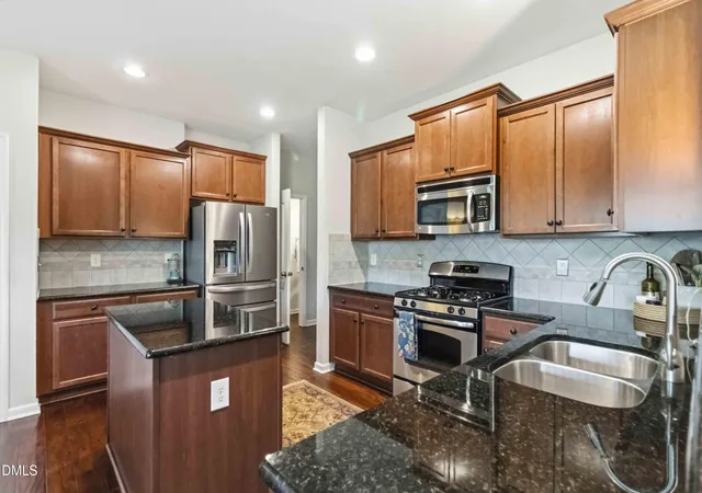 Photo 3 of Sale Pending at 7404 Bedford Ridge Dr, Apex, NC 27539 | MLS# 10171614 | Listing updated on 2026-08-29