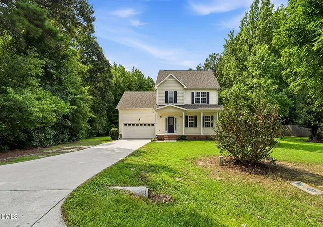 Photo 3 of Single family home for sale at 30 Fern Ct, Louisburg, NC 27549 | MLS# 10182588 | Listing updated on 2026-09-20