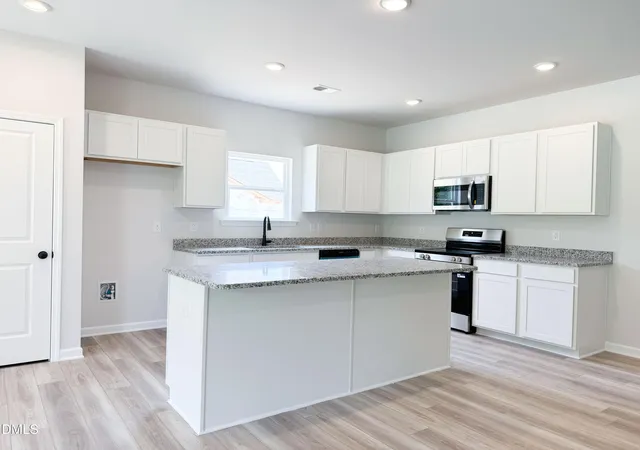 Photo 4 of Sale Pending at 255 Smith Farms Dr, Lillington, NC 27546 | MLS# 10168902 | Listing updated on 2026-09-21