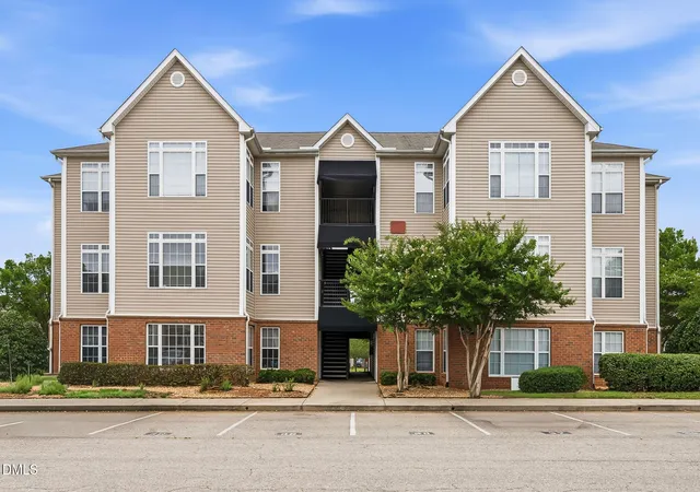 Homes for sale in Raleigh, NC | 2501 Hunstcroft #100, Raleigh, NC 27617 | MLS# 10173305