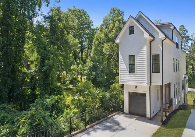 Photo 2 of Single family home for sale at 502 W Chatham St, Apex, NC 27502 | MLS# 10169146 | Listing updated on 2026-09-20