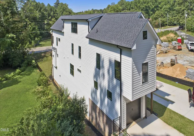 Photo 3 of Single family home for sale at 502 W Chatham St, Apex, NC 27502 | MLS# 10169146 | Listing updated on 2026-09-20