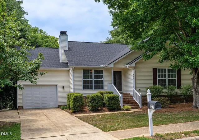 2nd image of 727 Avery St, Garner, NC 27529 | MLS# 10173287