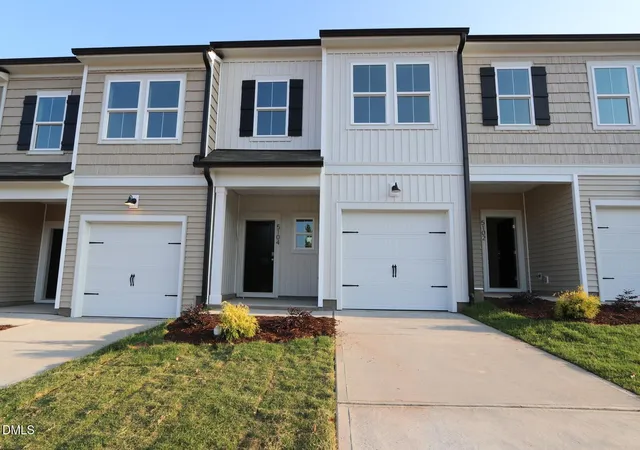 Photo 2 of Townhouse for sale at 5104 Silver Brk Rd, Durham, NC 27703 | MLS# 10169724 | Listing updated on 2026-09-29