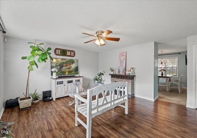 Photo 4 of Single family home for sale at 100 Stoney Crk Cir, Smithfield, NC 27577 | MLS# 10172170 | Listing updated on 2026-07-27