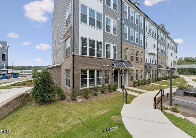 2nd image of 404 Gaston Park Ln, Wake Forest, NC 27587