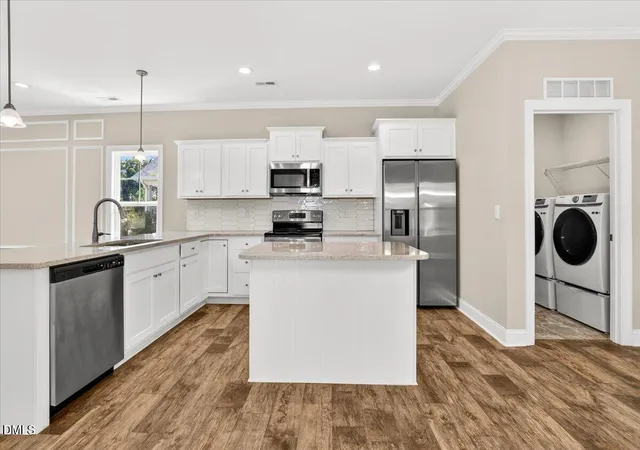 Photo 1 of Single family home for sale at 706 S Pollock St, Selma, NC 27576 | MLS# 10169474 | Listing updated on 2026-07-30