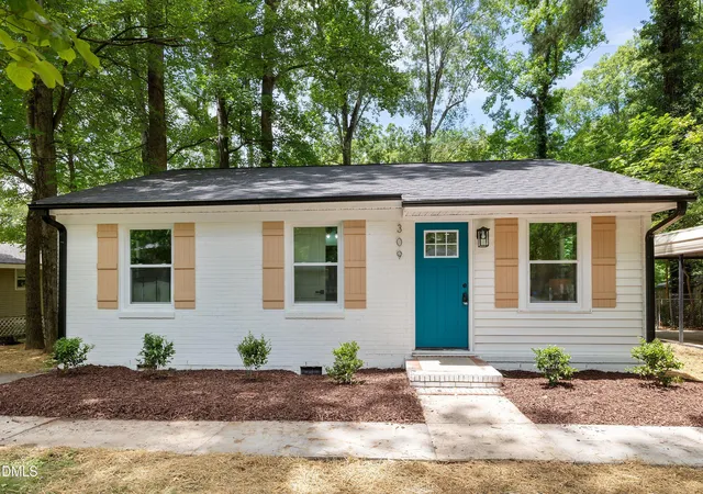 Photo 3 of Sale Pending at 309 Maple St, Cary, NC 27513 | MLS# 10170723 | Listing updated on 2026-09-10